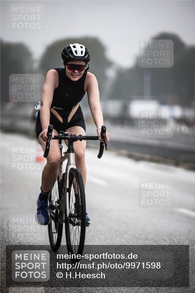 16.08.2026 - KN Förde Triathlon 2026 H.Heesch http://msf.ph/oto/9971598 16.08.2026 10:00:56 Radfahren 228, 238, 243 meine-sportfotos.de