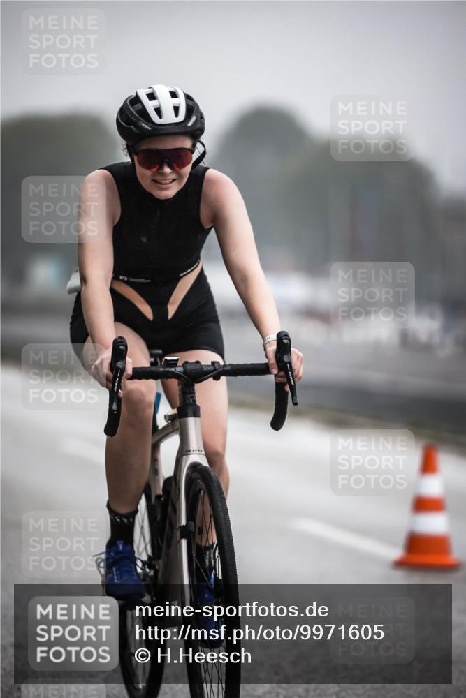16.08.2026 - KN Förde Triathlon 2026 H.Heesch http://msf.ph/oto/9971605 16.08.2026 10:00:56 Radfahren 228, 238, 243 meine-sportfotos.de
