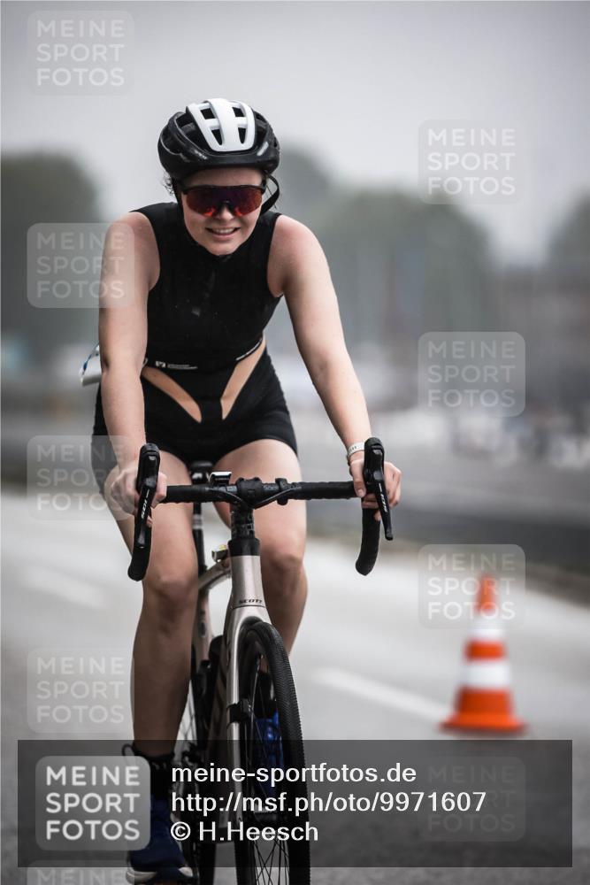 16.08.2026 - KN Förde Triathlon 2026 H.Heesch http://msf.ph/oto/9971607 16.08.2026 10:00:57 Radfahren 228, 238, 243 meine-sportfotos.de