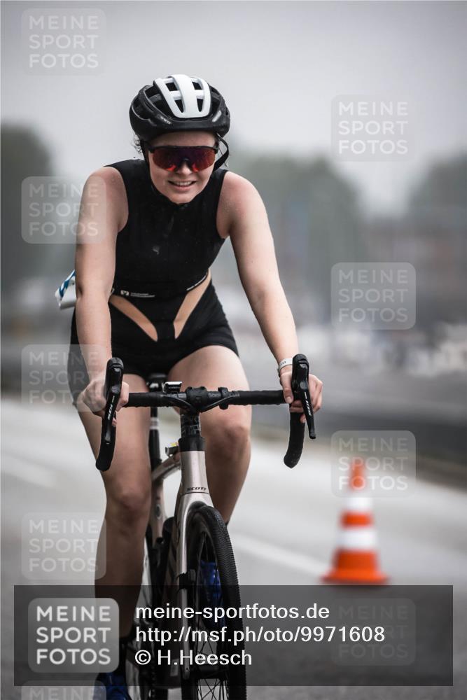 16.08.2026 - KN Förde Triathlon 2026 H.Heesch http://msf.ph/oto/9971608 16.08.2026 10:00:57 Radfahren 228, 238, 243 meine-sportfotos.de