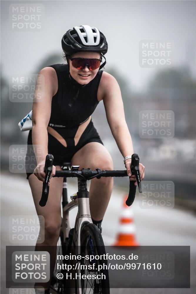 16.08.2026 - KN Förde Triathlon 2026 H.Heesch http://msf.ph/oto/9971610 16.08.2026 10:00:57 Radfahren 228, 238, 243 meine-sportfotos.de