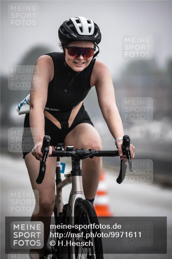 16.08.2026 - KN Förde Triathlon 2026 H.Heesch http://msf.ph/oto/9971611 16.08.2026 10:00:57 Radfahren 228, 238, 243 meine-sportfotos.de