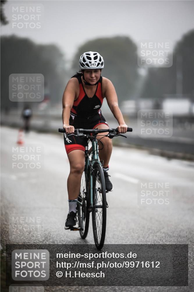 16.08.2026 - KN Förde Triathlon 2026 H.Heesch http://msf.ph/oto/9971612 16.08.2026 10:00:59 Radfahren 228, 238, 243 meine-sportfotos.de
