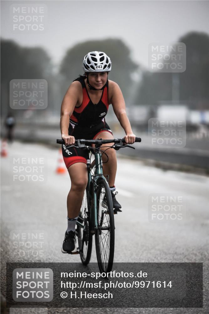 16.08.2026 - KN Förde Triathlon 2026 H.Heesch http://msf.ph/oto/9971614 16.08.2026 10:00:59 Radfahren 228, 238, 243 meine-sportfotos.de