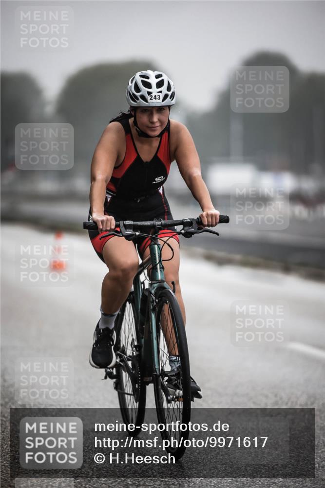 16.08.2026 - KN Förde Triathlon 2026 H.Heesch http://msf.ph/oto/9971617 16.08.2026 10:00:59 Radfahren 228, 238, 243 meine-sportfotos.de
