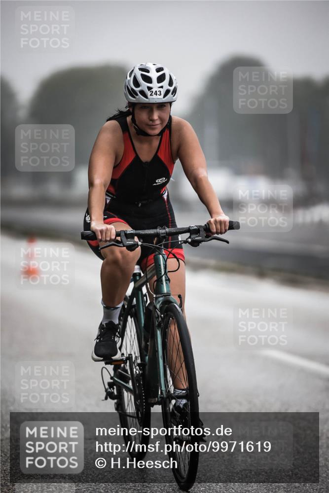 16.08.2026 - KN Förde Triathlon 2026 H.Heesch http://msf.ph/oto/9971619 16.08.2026 10:00:59 Radfahren 228, 238, 243 meine-sportfotos.de