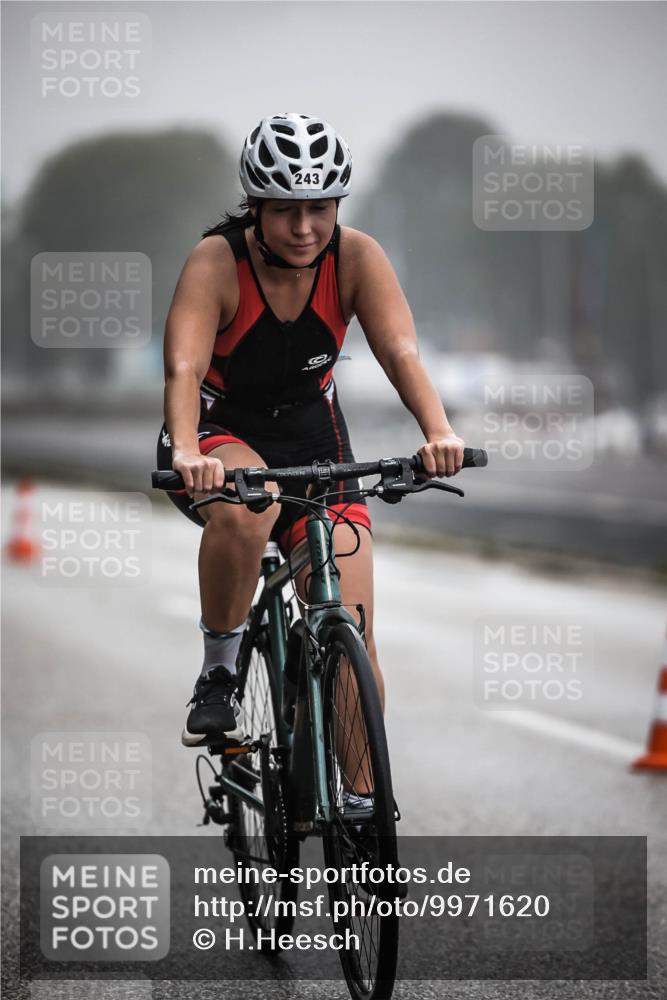 16.08.2026 - KN Förde Triathlon 2026 H.Heesch http://msf.ph/oto/9971620 16.08.2026 10:00:59 Radfahren 228, 238, 243 meine-sportfotos.de