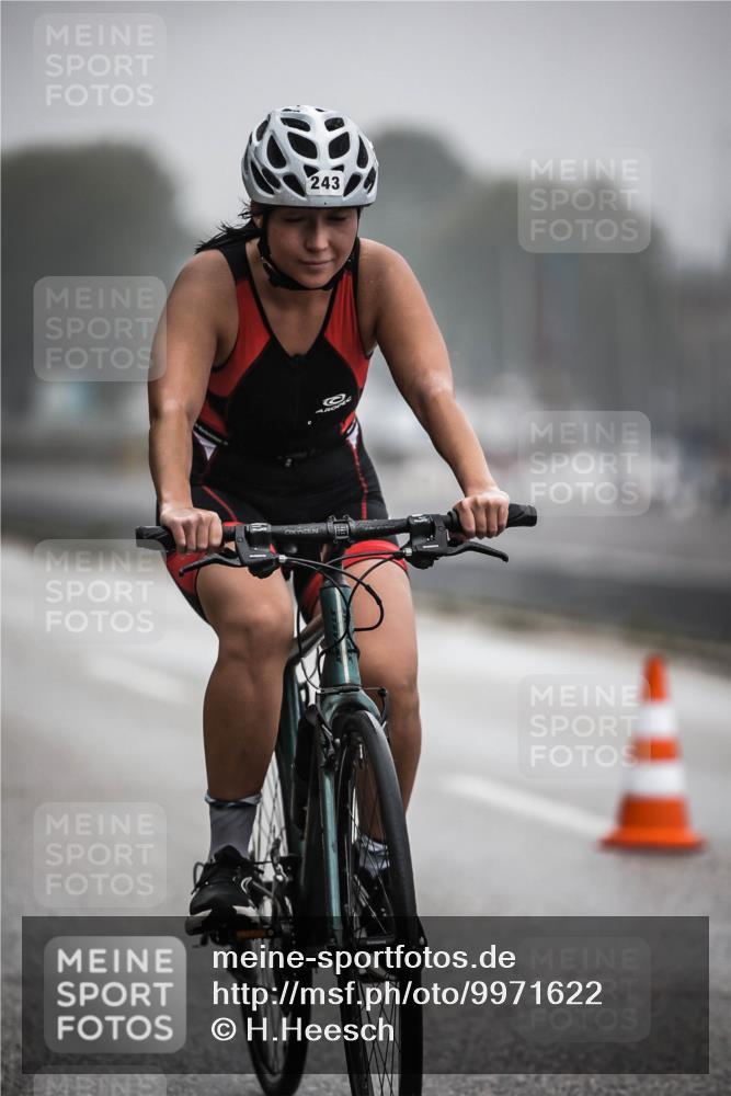 16.08.2026 - KN Förde Triathlon 2026 H.Heesch http://msf.ph/oto/9971622 16.08.2026 10:00:59 Radfahren 228, 238, 243 meine-sportfotos.de