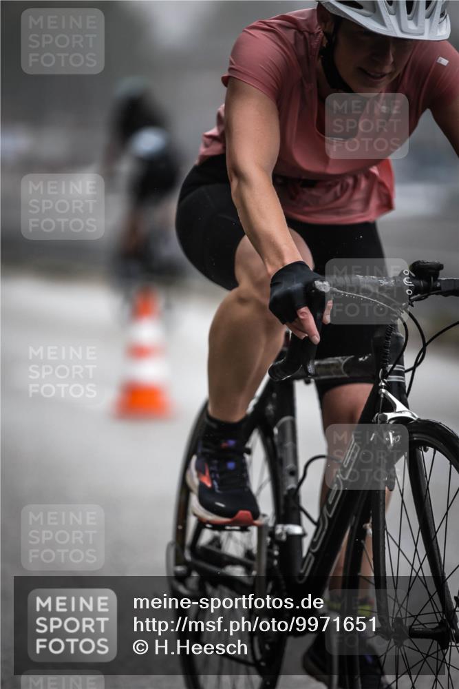 16.08.2026 - KN Förde Triathlon 2026 H.Heesch http://msf.ph/oto/9971651 16.08.2026 10:01:03 Radfahren 212, 243 meine-sportfotos.de