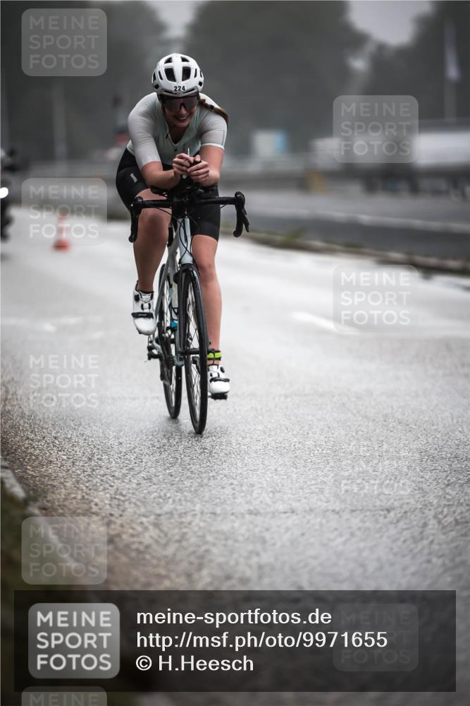 16.08.2026 - KN Förde Triathlon 2026 H.Heesch http://msf.ph/oto/9971655 16.08.2026 10:01:09 Radfahren 190, 212, 224 meine-sportfotos.de