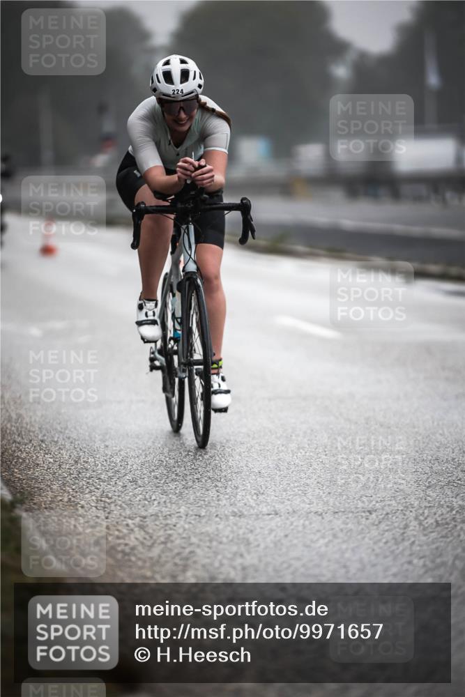16.08.2026 - KN Förde Triathlon 2026 H.Heesch http://msf.ph/oto/9971657 16.08.2026 10:01:09 Radfahren 190, 212, 224 meine-sportfotos.de