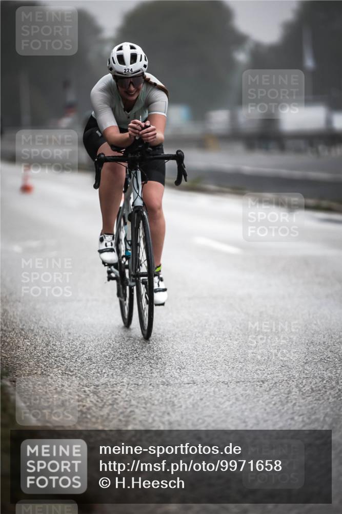 16.08.2026 - KN Förde Triathlon 2026 H.Heesch http://msf.ph/oto/9971658 16.08.2026 10:01:09 Radfahren 190, 212, 224 meine-sportfotos.de