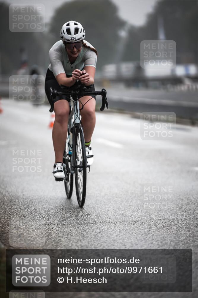 16.08.2026 - KN Förde Triathlon 2026 H.Heesch http://msf.ph/oto/9971661 16.08.2026 10:01:09 Radfahren 190, 212, 224 meine-sportfotos.de