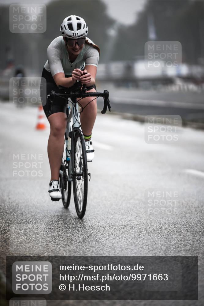 16.08.2026 - KN Förde Triathlon 2026 H.Heesch http://msf.ph/oto/9971663 16.08.2026 10:01:09 Radfahren 190, 212, 224 meine-sportfotos.de