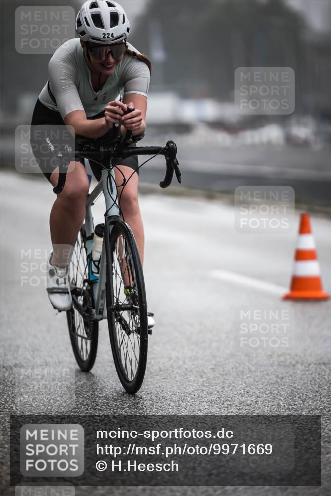 16.08.2026 - KN Förde Triathlon 2026 H.Heesch http://msf.ph/oto/9971669 16.08.2026 10:01:09 Radfahren 190, 212, 224 meine-sportfotos.de