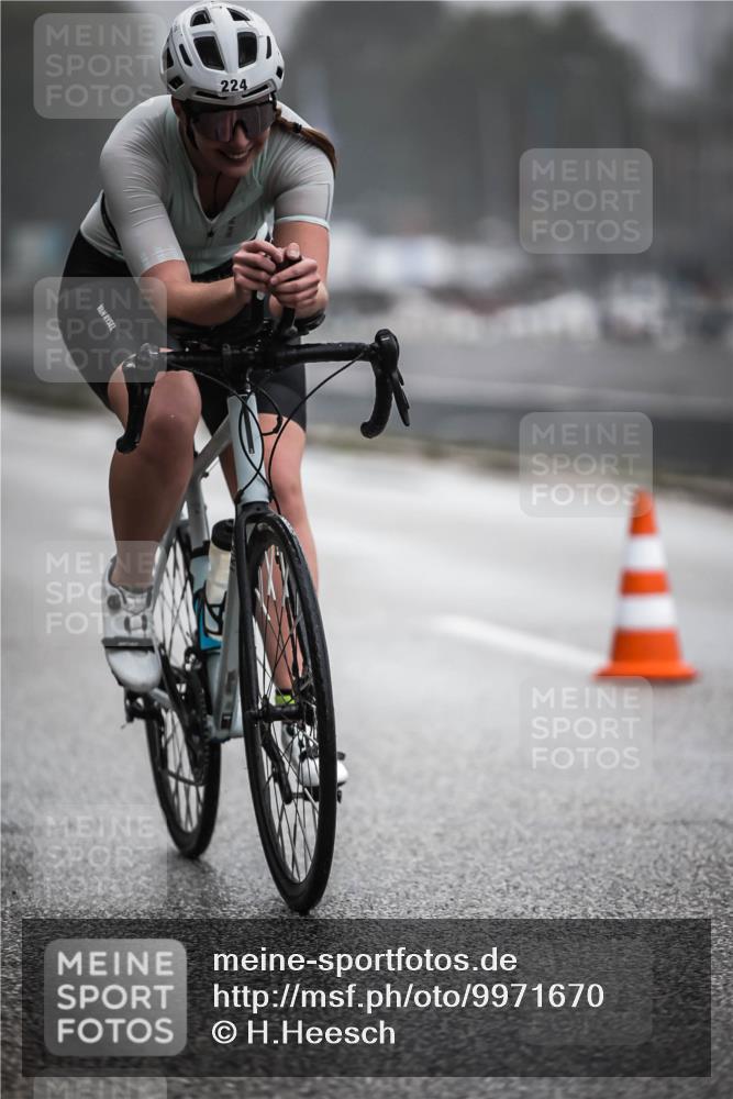 16.08.2026 - KN Förde Triathlon 2026 H.Heesch http://msf.ph/oto/9971670 16.08.2026 10:01:09 Radfahren 190, 212, 224 meine-sportfotos.de