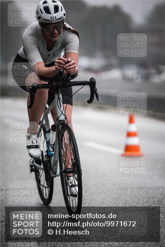 16.08.2026 - KN Förde Triathlon 2026 H.Heesch http://msf.ph/oto/9971672 16.08.2026 10:01:09 Radfahren 190, 212, 224 meine-sportfotos.de