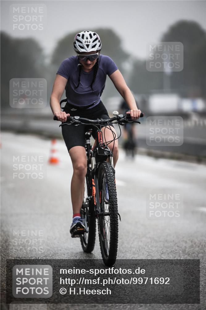 16.08.2026 - KN Förde Triathlon 2026 H.Heesch http://msf.ph/oto/9971692 16.08.2026 10:01:24 Radfahren 217, 252 meine-sportfotos.de