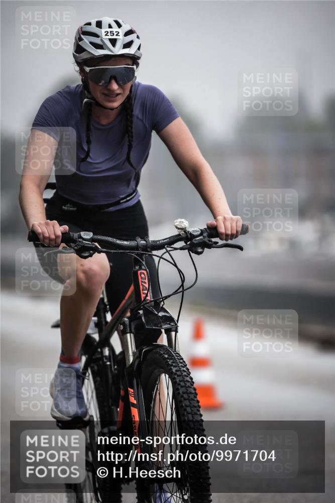 16.08.2026 - KN Förde Triathlon 2026 H.Heesch http://msf.ph/oto/9971704 16.08.2026 10:01:25 Radfahren 217, 252 meine-sportfotos.de