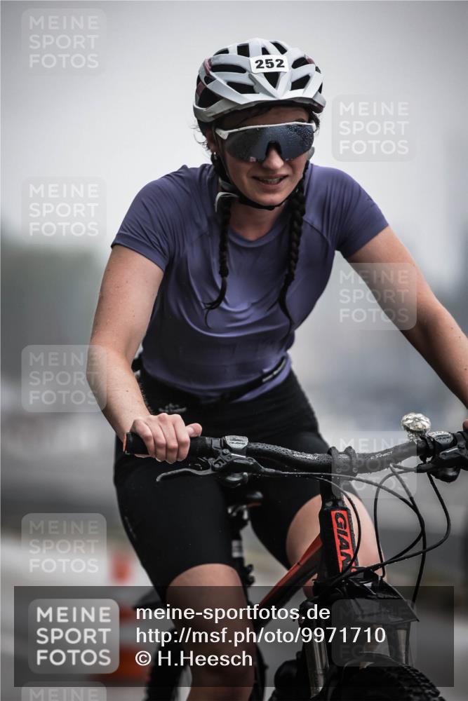 16.08.2026 - KN Förde Triathlon 2026 H.Heesch http://msf.ph/oto/9971710 16.08.2026 10:01:25 Radfahren 217, 252 meine-sportfotos.de