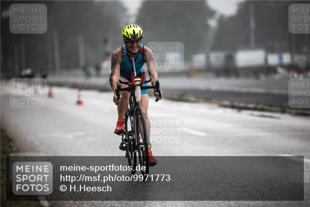16.08.2026 - KN Förde Triathlon 2026 H.Heesch http://msf.ph/oto/9971773 16.08.2026 10:01:58 Radfahren 171 meine-sportfotos.de