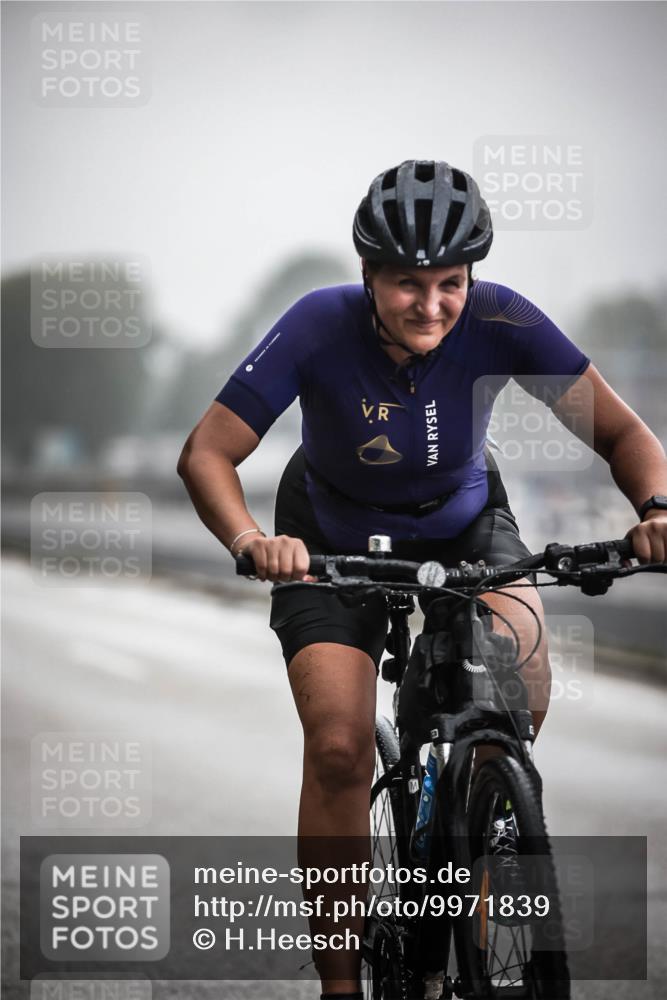 16.08.2026 - KN Förde Triathlon 2026 H.Heesch http://msf.ph/oto/9971839 16.08.2026 10:02:28 Radfahren 188, 236, 263 meine-sportfotos.de