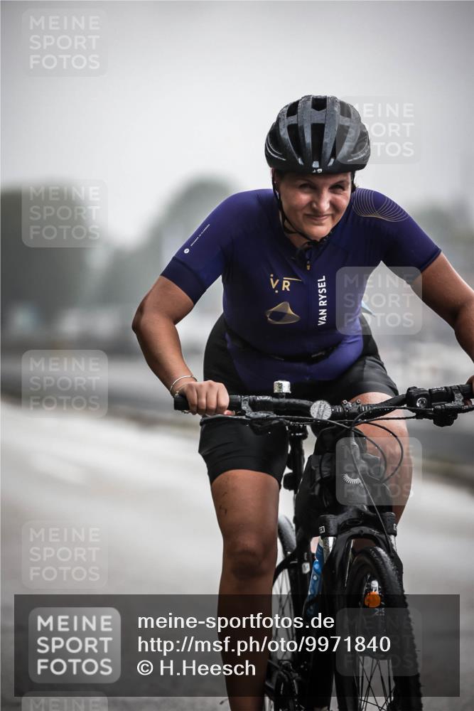 16.08.2026 - KN Förde Triathlon 2026 H.Heesch http://msf.ph/oto/9971840 16.08.2026 10:02:28 Radfahren 188, 236, 263 meine-sportfotos.de