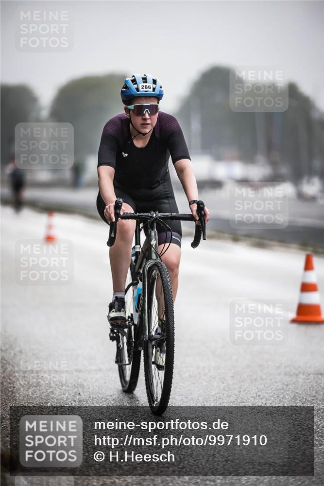 16.08.2026 - KN Förde Triathlon 2026 H.Heesch http://msf.ph/oto/9971910 16.08.2026 10:02:49 Radfahren 181, 233, 234, 253, 266 meine-sportfotos.de