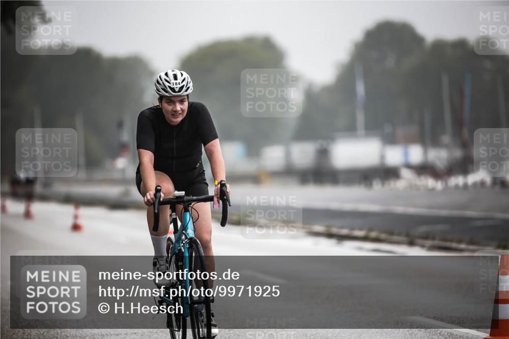 16.08.2026 - KN Förde Triathlon 2026 H.Heesch http://msf.ph/oto/9971925 16.08.2026 10:03:09 Radfahren 193, 232 meine-sportfotos.de