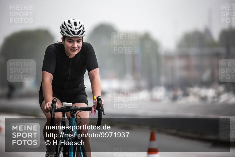 16.08.2026 - KN Förde Triathlon 2026 H.Heesch http://msf.ph/oto/9971937 16.08.2026 10:03:10 Radfahren 152, 193, 232 meine-sportfotos.de