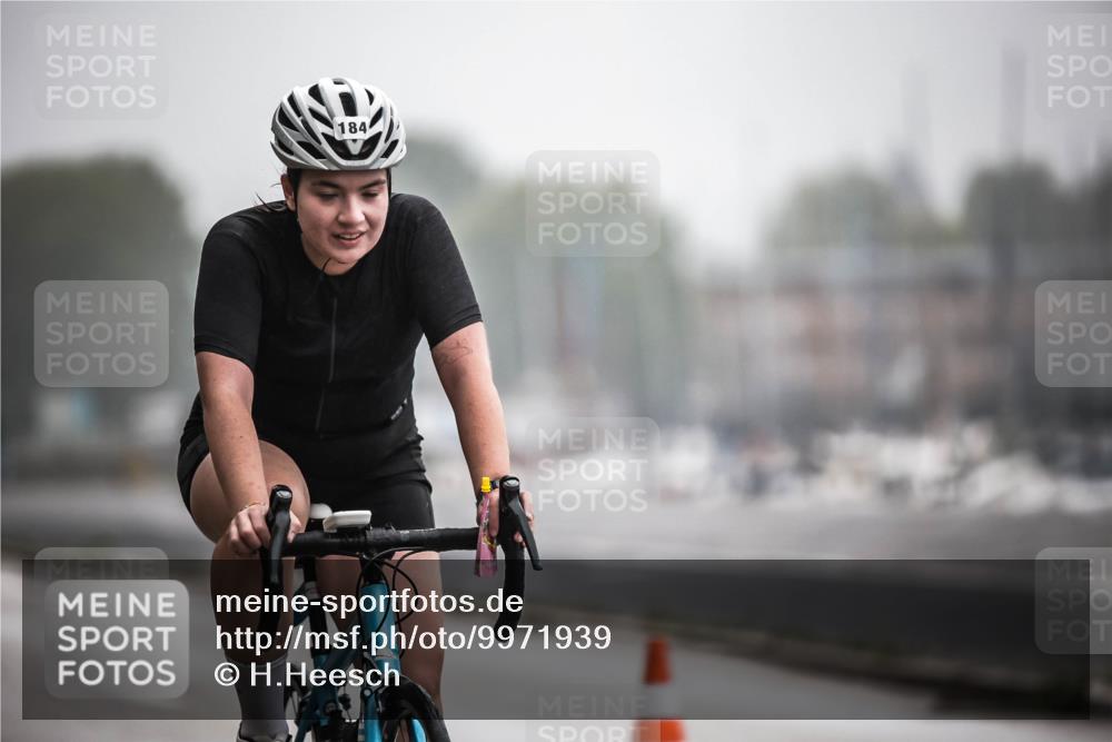 16.08.2026 - KN Förde Triathlon 2026 H.Heesch http://msf.ph/oto/9971939 16.08.2026 10:03:10 Radfahren 152, 193, 232 meine-sportfotos.de