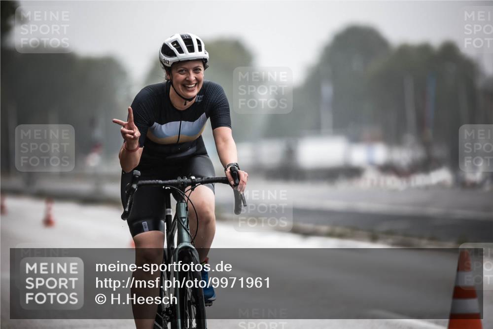 16.08.2026 - KN Förde Triathlon 2026 H.Heesch http://msf.ph/oto/9971961 16.08.2026 10:03:14 Radfahren 152, 193, 232 meine-sportfotos.de