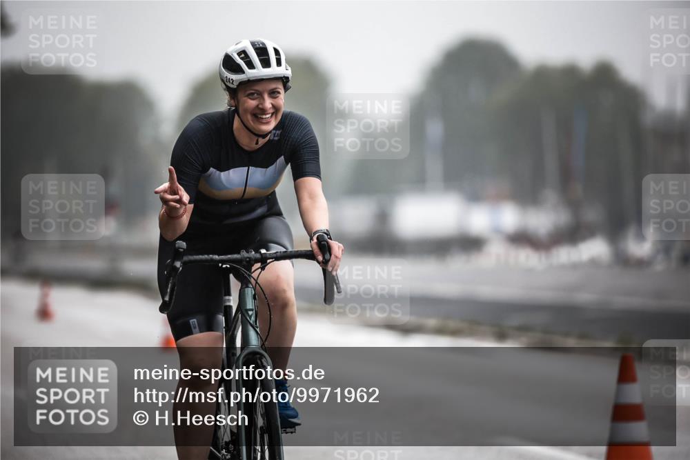 16.08.2026 - KN Förde Triathlon 2026 H.Heesch http://msf.ph/oto/9971962 16.08.2026 10:03:14 Radfahren 152, 193, 232 meine-sportfotos.de