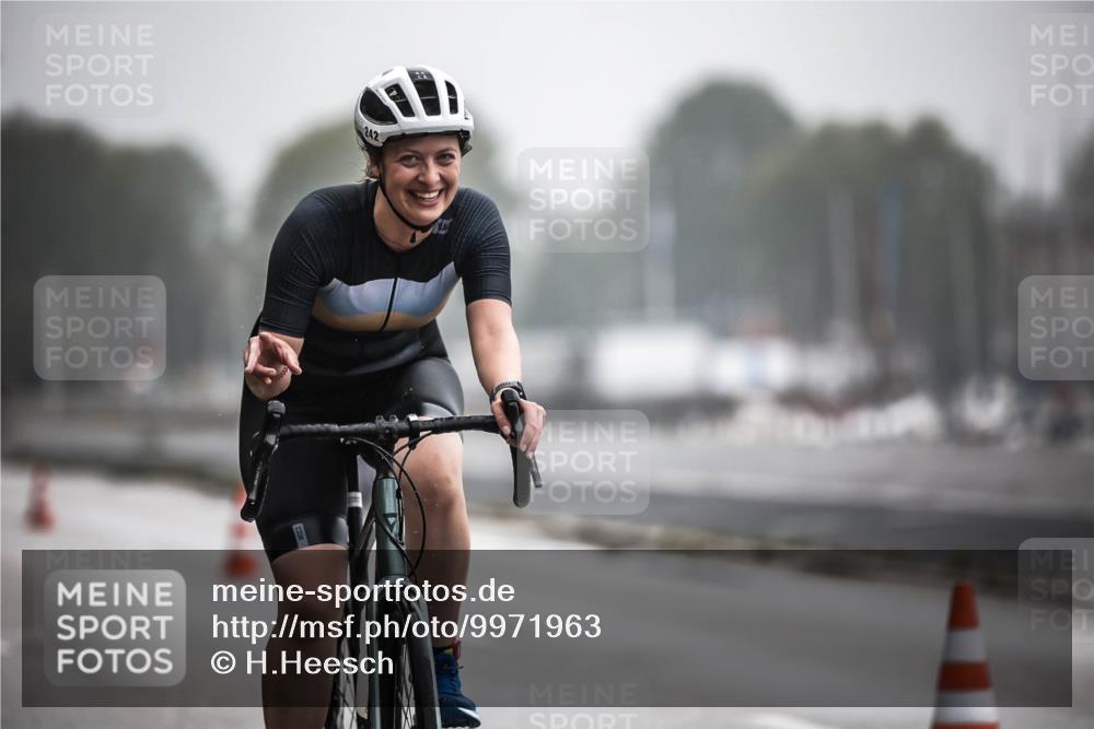 16.08.2026 - KN Förde Triathlon 2026 H.Heesch http://msf.ph/oto/9971963 16.08.2026 10:03:14 Radfahren 152, 193, 232 meine-sportfotos.de