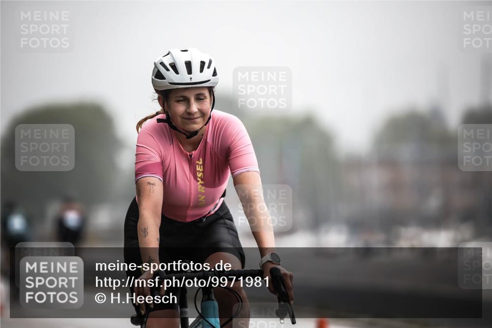 16.08.2026 - KN Förde Triathlon 2026 H.Heesch http://msf.ph/oto/9971981 16.08.2026 10:03:20 Radfahren 241, 244 meine-sportfotos.de