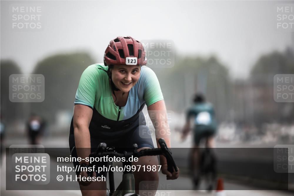 16.08.2026 - KN Förde Triathlon 2026 H.Heesch http://msf.ph/oto/9971987 16.08.2026 10:03:21 Radfahren 241, 244 meine-sportfotos.de