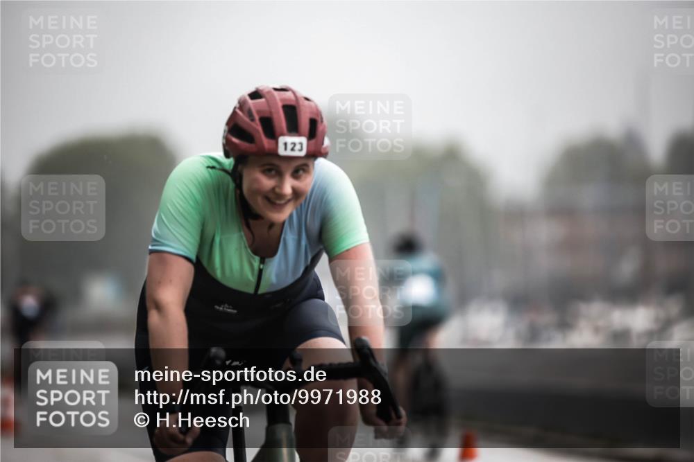 16.08.2026 - KN Förde Triathlon 2026 H.Heesch http://msf.ph/oto/9971988 16.08.2026 10:03:21 Radfahren 241, 244 meine-sportfotos.de