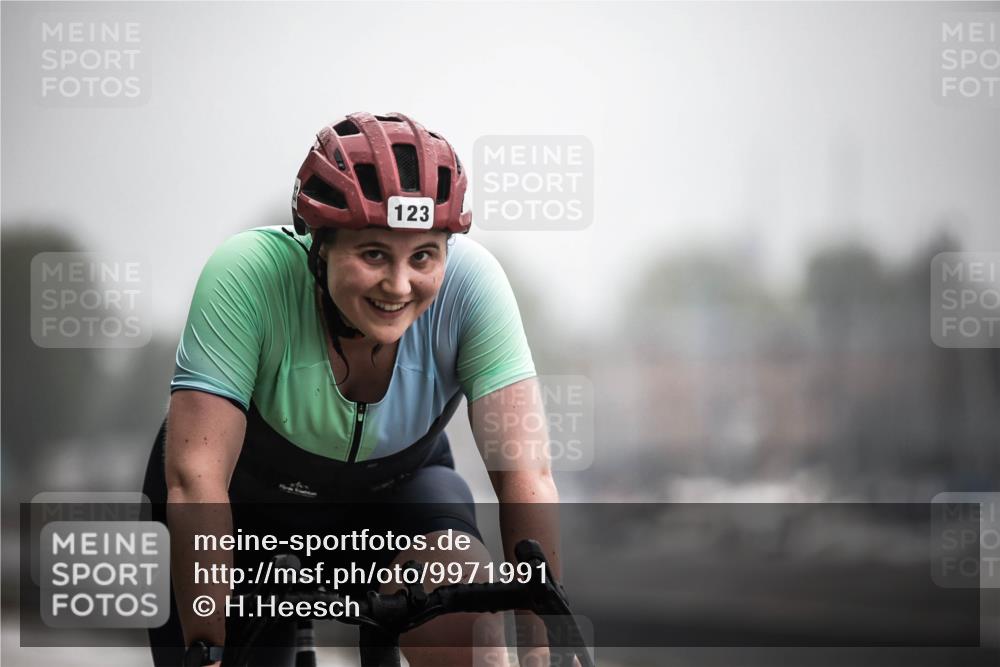 16.08.2026 - KN Förde Triathlon 2026 H.Heesch http://msf.ph/oto/9971991 16.08.2026 10:03:21 Radfahren 241, 244 meine-sportfotos.de
