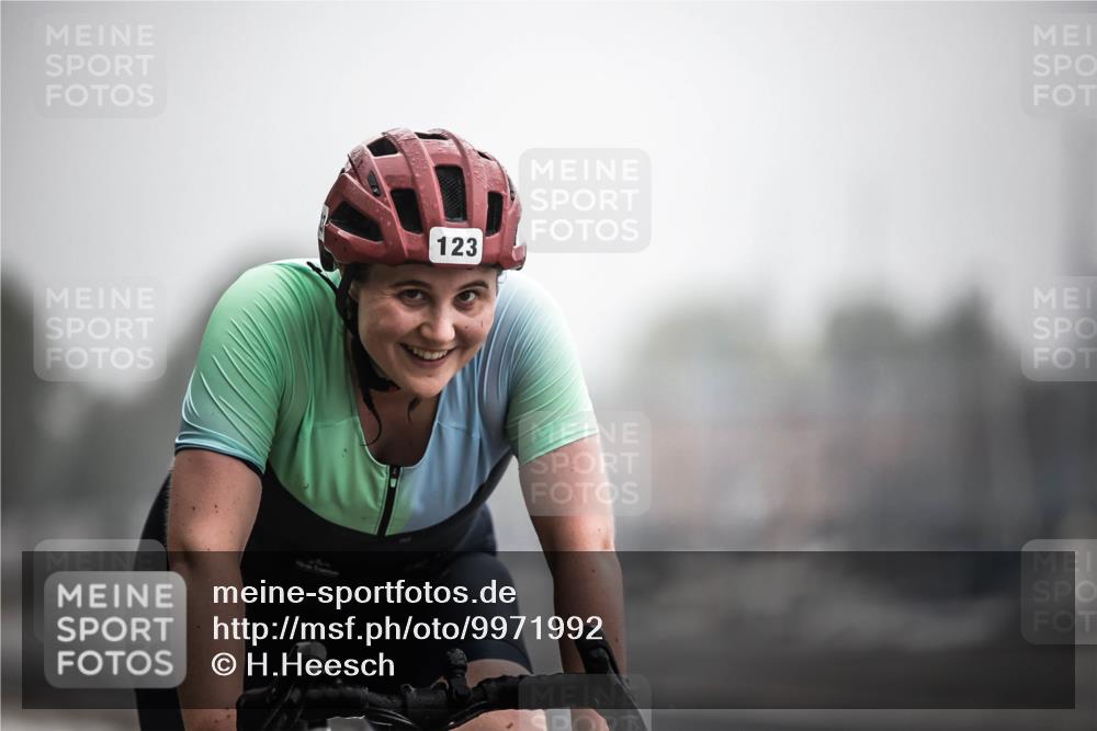 16.08.2026 - KN Förde Triathlon 2026 H.Heesch http://msf.ph/oto/9971992 16.08.2026 10:03:21 Radfahren 241, 244 meine-sportfotos.de