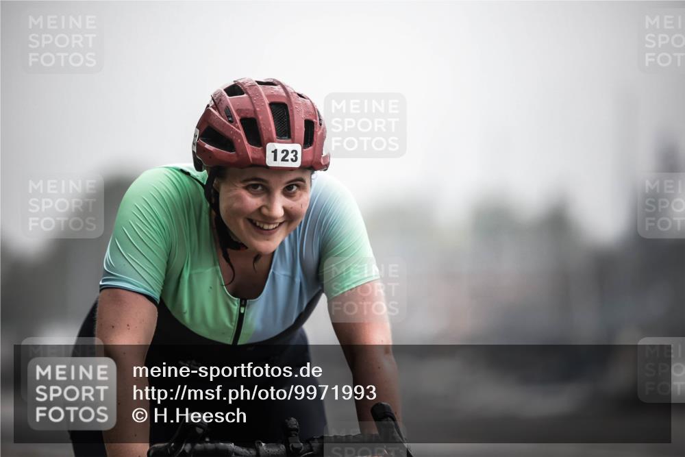 16.08.2026 - KN Förde Triathlon 2026 H.Heesch http://msf.ph/oto/9971993 16.08.2026 10:03:21 Radfahren 241, 244 meine-sportfotos.de