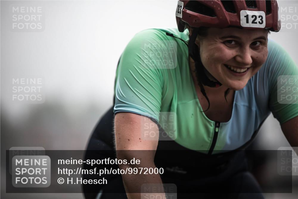 16.08.2026 - KN Förde Triathlon 2026 H.Heesch http://msf.ph/oto/9972000 16.08.2026 10:03:21 Radfahren 241, 244 meine-sportfotos.de