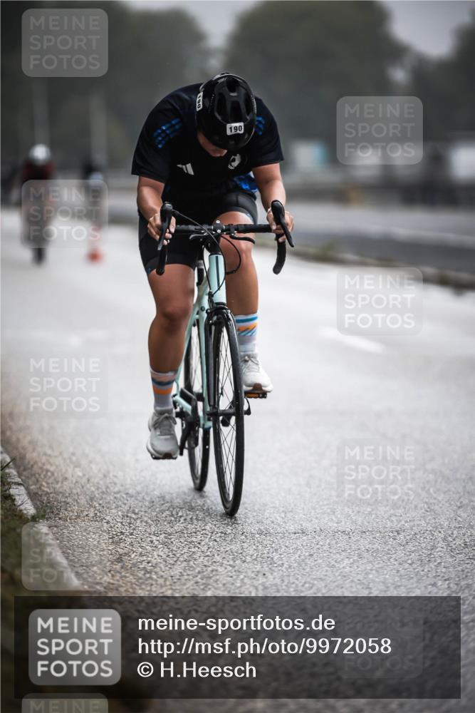 16.08.2026 - KN Förde Triathlon 2026 H.Heesch http://msf.ph/oto/9972058 16.08.2026 10:04:01 Radfahren 240 meine-sportfotos.de