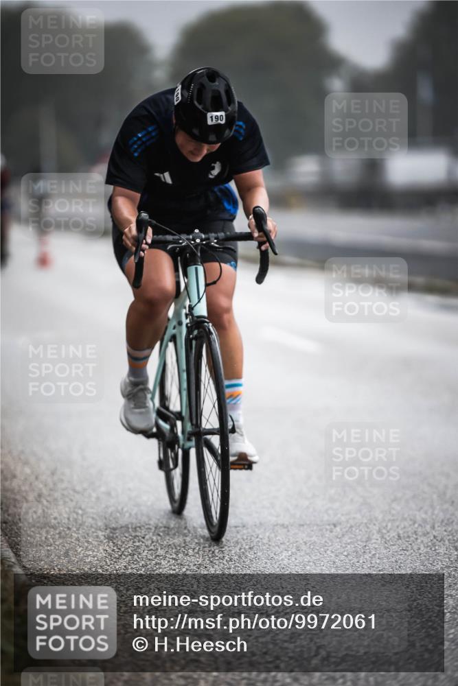 16.08.2026 - KN Förde Triathlon 2026 H.Heesch http://msf.ph/oto/9972061 16.08.2026 10:04:01 Radfahren 240 meine-sportfotos.de