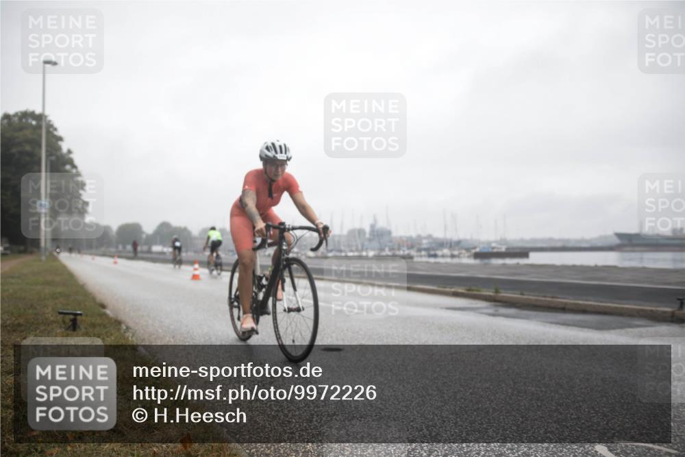 16.08.2026 - KN Förde Triathlon 2026 H.Heesch http://msf.ph/oto/9972226 16.08.2026 09:56:17 Radfahren 195, 254, 260, 805 meine-sportfotos.de