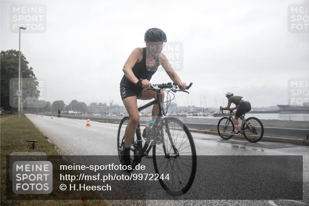16.08.2026 - KN Förde Triathlon 2026 H.Heesch http://msf.ph/oto/9972244 16.08.2026 09:57:02 Radfahren 213, 215 meine-sportfotos.de