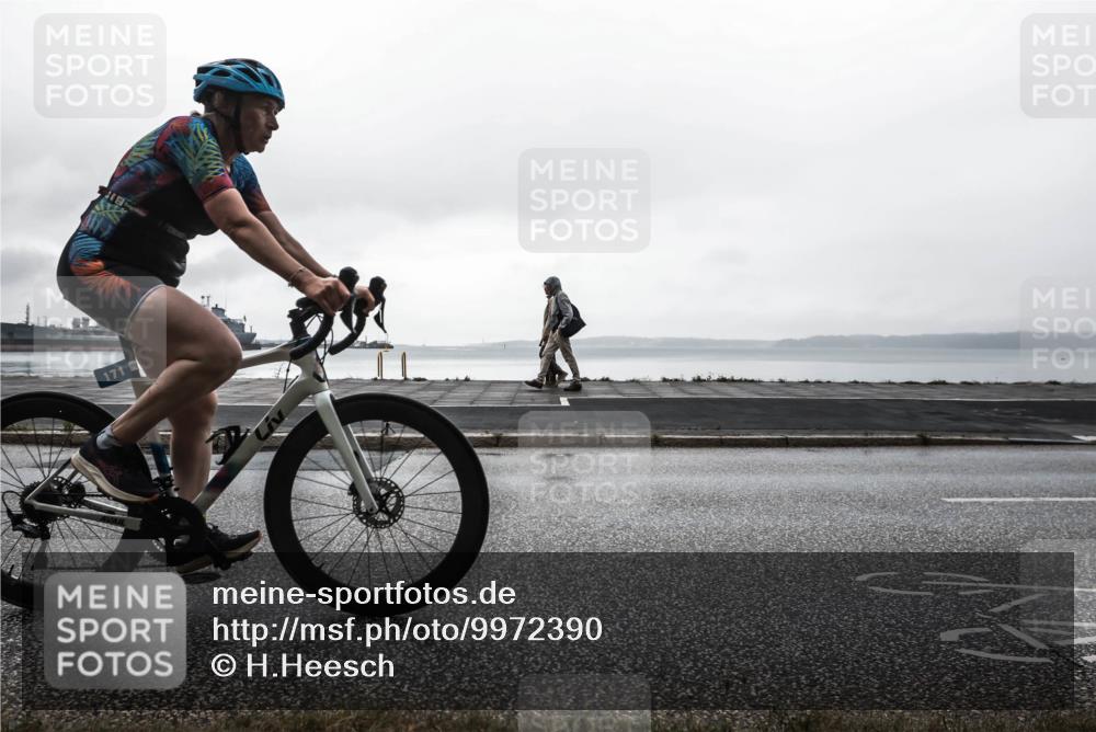 16.08.2026 - KN Förde Triathlon 2026 H.Heesch http://msf.ph/oto/9972390 16.08.2026 10:04:46 Radfahren 128, 132, 214, 264 meine-sportfotos.de