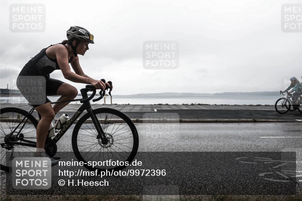 16.08.2026 - KN Förde Triathlon 2026 H.Heesch http://msf.ph/oto/9972396 16.08.2026 10:04:51 Radfahren 128, 132 meine-sportfotos.de