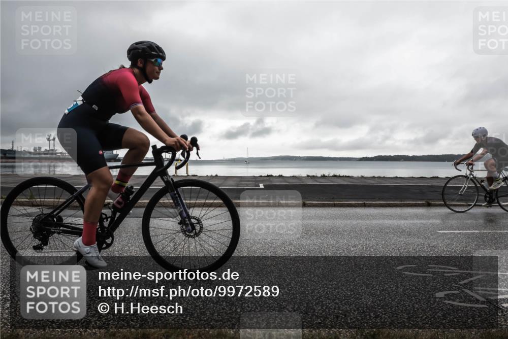 16.08.2026 - KN Förde Triathlon 2026 H.Heesch http://msf.ph/oto/9972589 16.08.2026 10:11:02 Radfahren 248, 267 meine-sportfotos.de