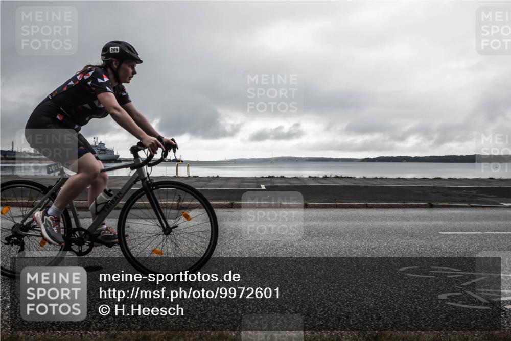 16.08.2026 - KN Förde Triathlon 2026 H.Heesch http://msf.ph/oto/9972601 16.08.2026 10:12:15 Radfahren  meine-sportfotos.de