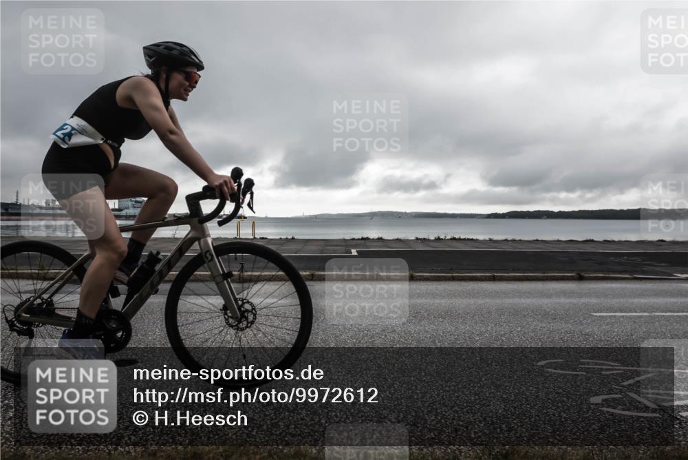 16.08.2026 - KN Förde Triathlon 2026 H.Heesch http://msf.ph/oto/9972612 16.08.2026 10:13:45 Radfahren  meine-sportfotos.de